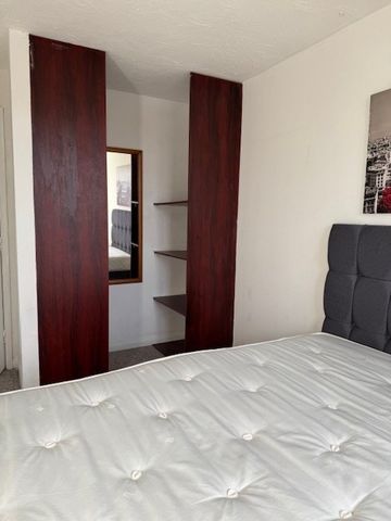 1 Bed Flat, Tippett Rise, RG2 - Photo 3