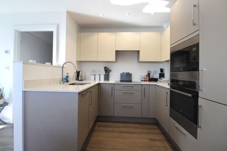 Church Road, Beacon Heights, RH16 - Photo 2