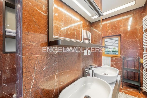 Pronájem bytu 4+1 151 m² - Photo 1