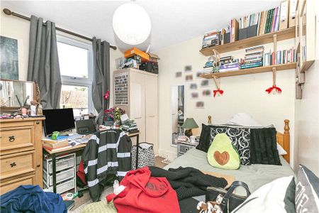 Egham Hill, Egham, Surrey, TW20 0BG - Photo 4