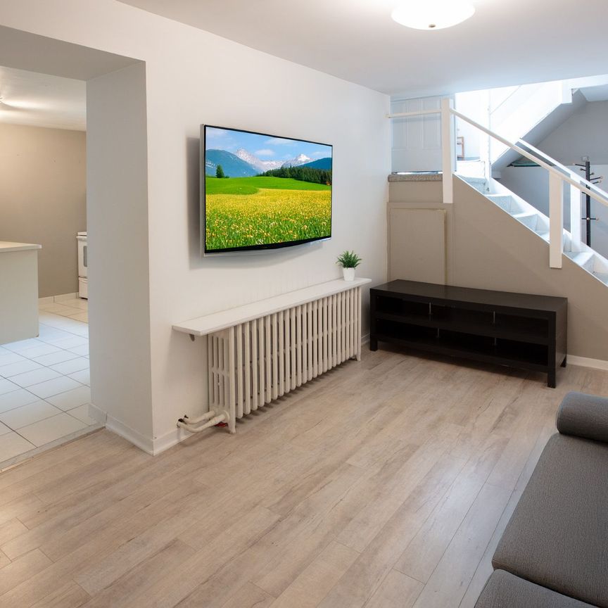 For Lease - 10 Northcliffe Boulevard Unit# Basement, Toronto, Ontario - Photo 1