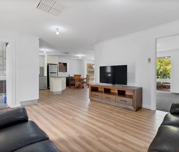 RECENTLY RENOVATED -10kW SOLAR SYSTEM + 10kW BATTERY - Photo 1