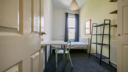 5 bedroom flat to rent - Photo 5
