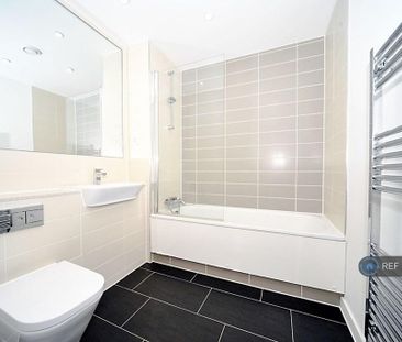 1 bedroom flat to rent - Photo 6