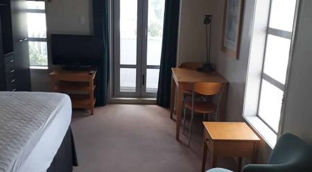 Great little studio in an excellent location - Photo 3