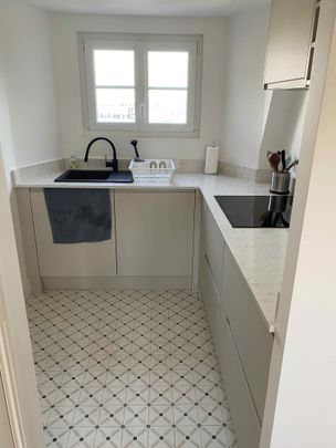 2 pièces - Meublé - 44,17 m² - 8ème étage - Colocation non autorisée - Photo 1