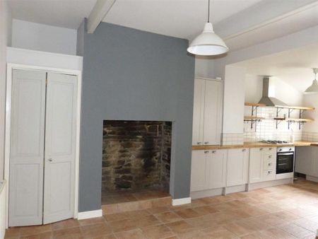 2 bedroom terraced house to rent - Photo 3