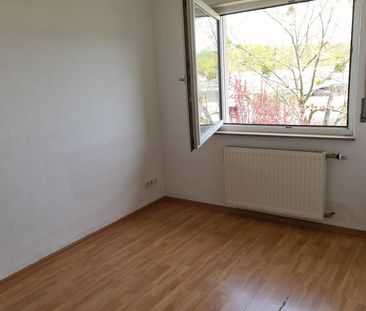 Helle 3-Zimmer-Wohnung in gepflegtem 6-Parteienhaus – ab 01.12.20 - Foto 1