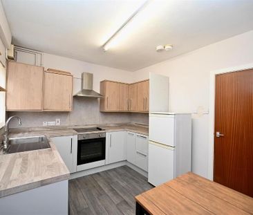 30 Benburb Street, Belfast, BT12 6JG - Photo 2