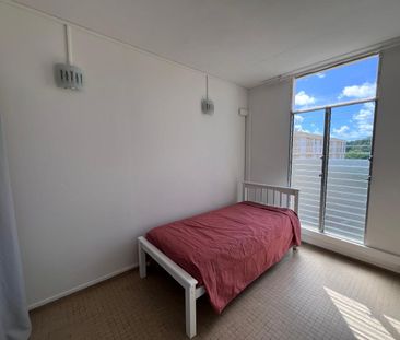 Location Appartement 5 pièces 72m² LES ABYMES 97139 - Photo 3