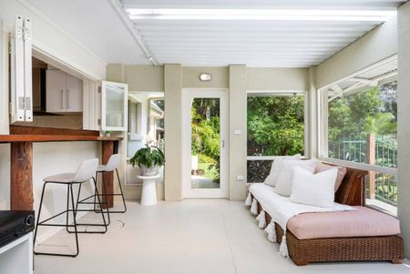 Tranquil Hinterland Retreat - Spacious, Stylish, and Serene! - Photo 2
