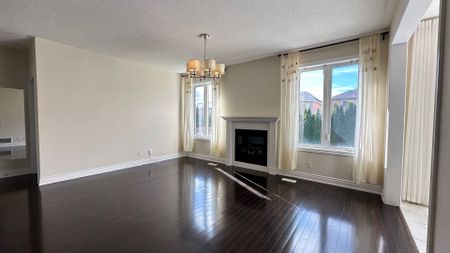 For Lease - 152 Rothbury Road, Richmond Hill, Ontario - Photo 2