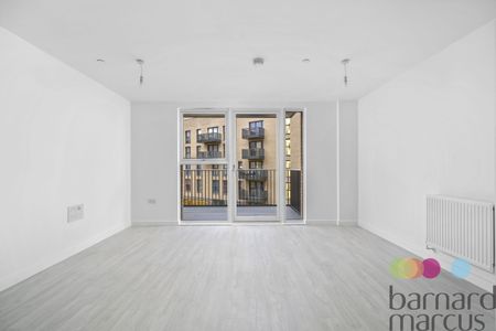 Moorhen Drive, London - Photo 3