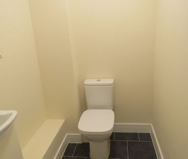 High Street - Photo 6