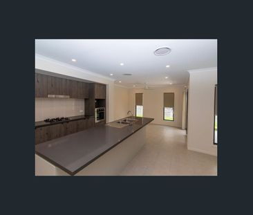 Spacious 4-Bedroom Family Home in Bloom Estate - Photo 4