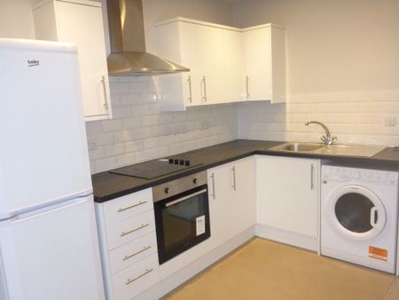 1 bed Apartment - To Let - Photo 5