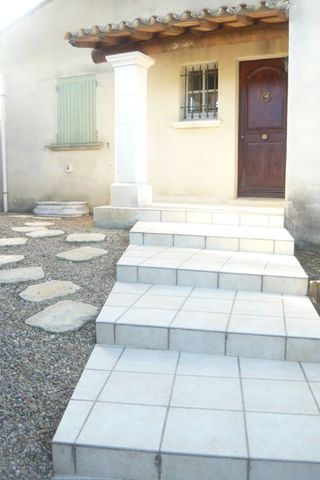 ROGNONAS - Villa R+1 avec terrasse, garage, jardin., - Photo 5