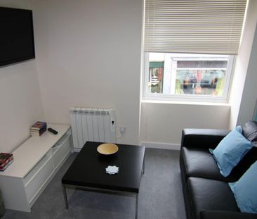 Apartment 2 (Gwyrddlas), 121 High Street - Photo 3