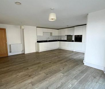 2 bedroom flat to rent - Photo 4