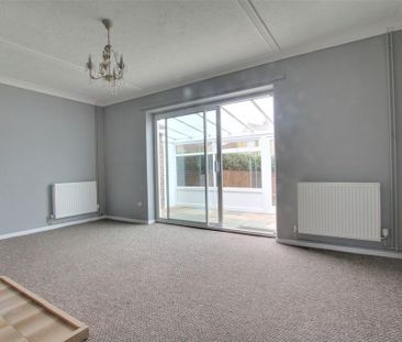 2 bedroom detached bungalow to rent - Photo 6