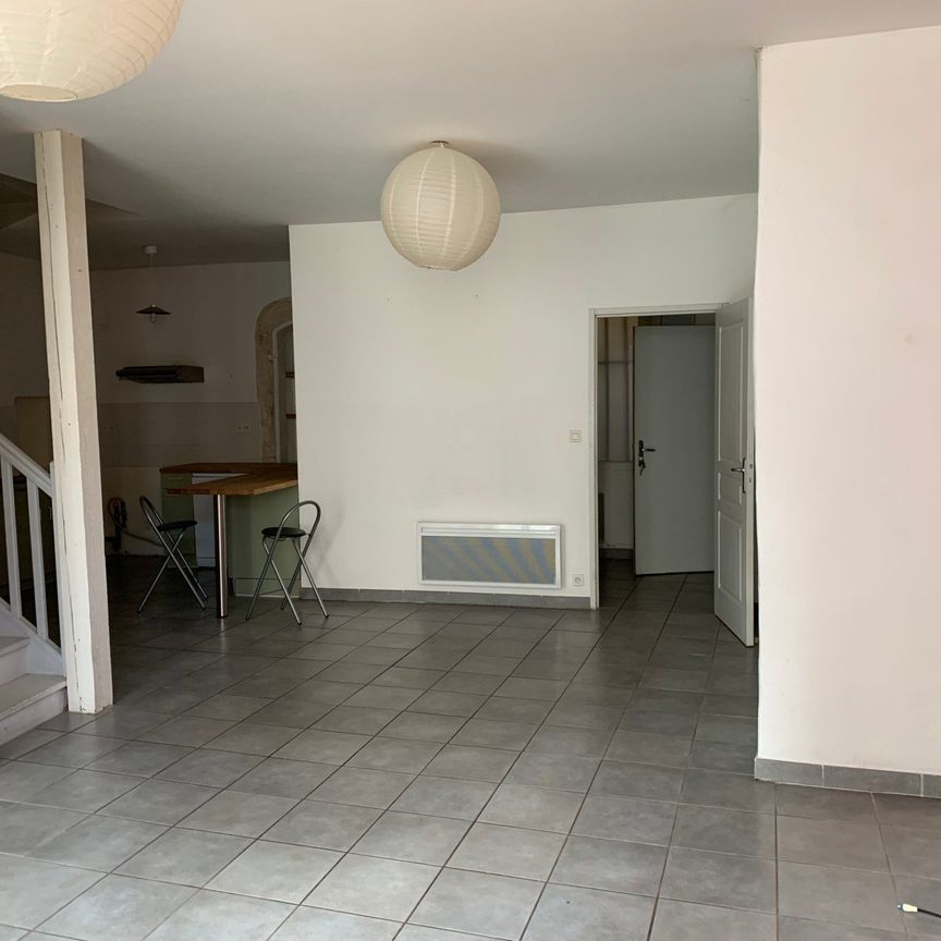 Location Appartement 3 pièces 77m² LES VANS 07140 - Photo 1