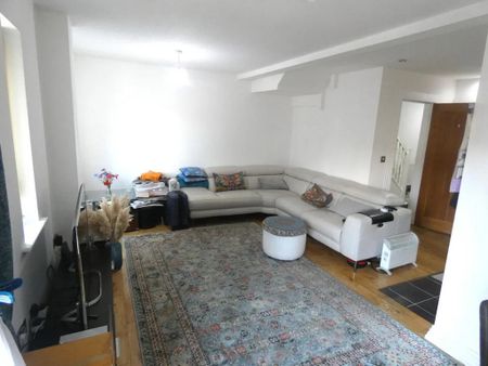 4 bedroom house to rent - Photo 2