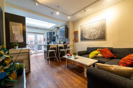 5 bedroom apartment to rent - Photo 2