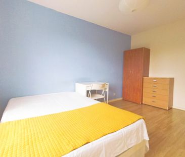 5 Bed Flat, Mountain House, SE11 - Photo 1