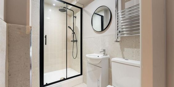 1 bedroom in a house share to rent - Photo 3