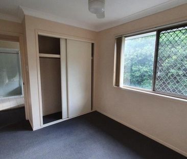 Quiet Complex, Pool & A/C - Photo 3