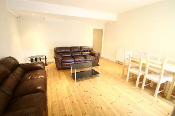 6 Bed - Biddlestone Road, Heaton, Ne6 - Photo 1