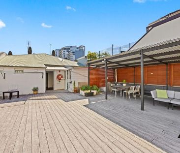 Fully Furnished Chic Art Deco Studio in the Heart of Potts Point - Photo 4