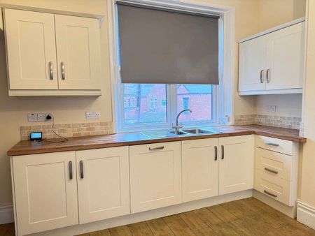 3 bedroom maisonette to rent - Photo 5