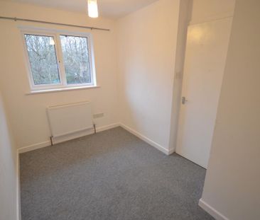 2 bedroom end of terrace house to rent - Photo 4