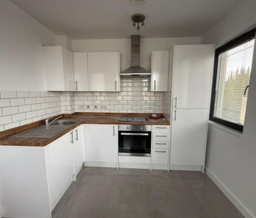 PETERBOROUGH - Photo 4