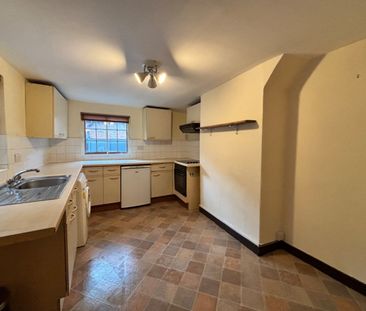 Stodman Street, Newark, Nottinghamshire, NG24 - Photo 2