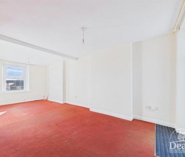 4 bedroom semi-detached house to rent - Photo 1