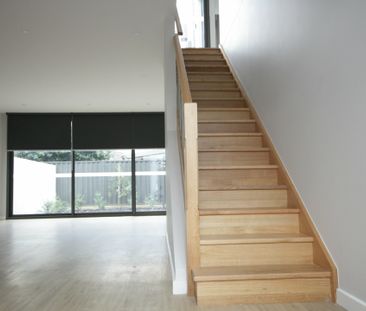 NEAR NEW 3 BEDROOM TOWNHOUSE IN HEART OF SPRINGVALE - Photo 3