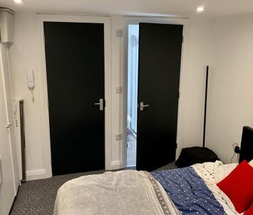 3 bedroom private hall to rent - Photo 4