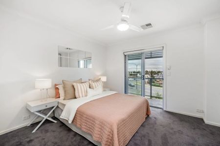 Townhouse in the Heart of Mawson Lakes - Photo 5