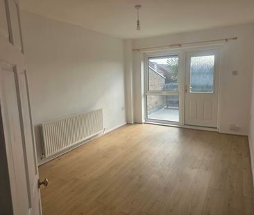 3 Bed Flat, Radstone Walk, LE5 - Photo 1