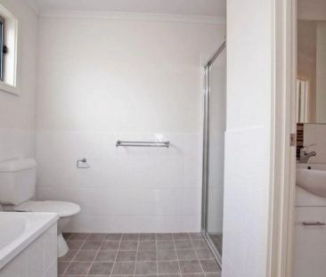 3 Bedroom Modern Townhouse for Rent! - Photo 5