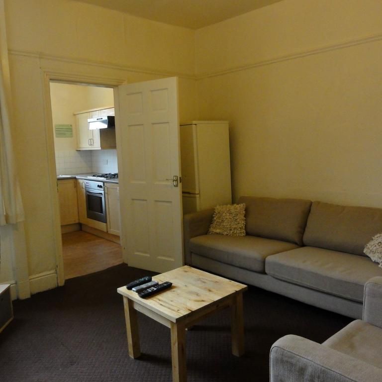 1 bedroom in a house share to rent - Photo 1