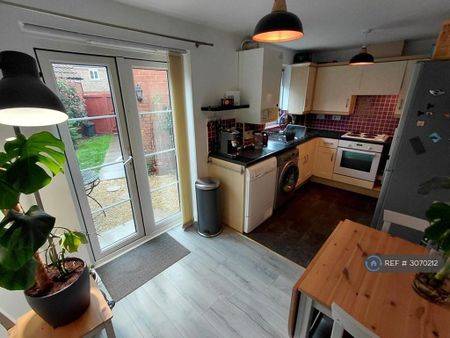 2 bedroom terraced house to rent - Photo 4