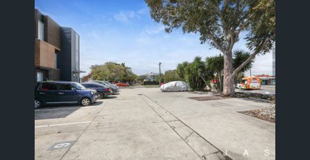 Delightful Apartment - Photo 2