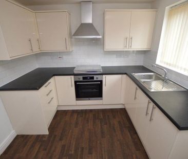 3 bedroom semi-detached house to rent - Photo 5