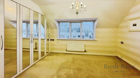 4 bedroom semi-detached house to rent - Photo 2
