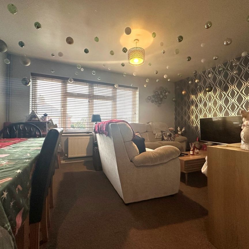 2 bedroom maisonette to rent - Photo 1