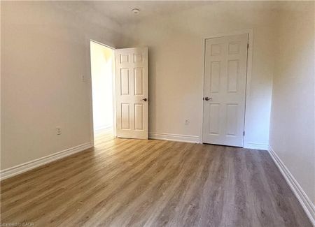 For Lease - 76 Wentworth Street Unit# 2, Hamilton, Ontario - Photo 2