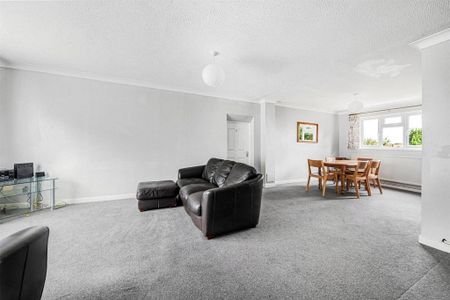 5 bedroom link detached house to rent - Photo 3